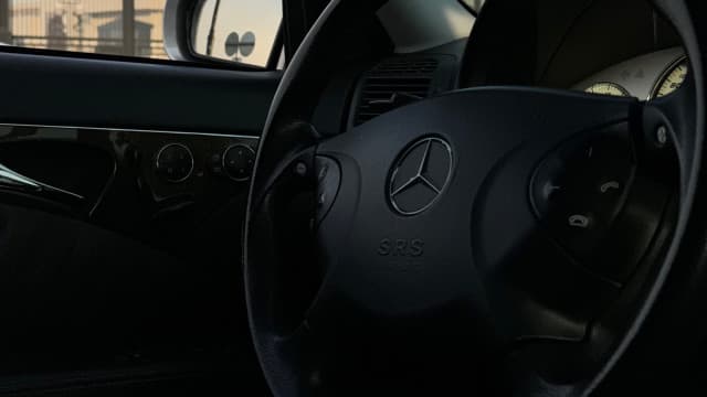 Mercedes-Benz E-Класс III (W211, S211) DerKommissar