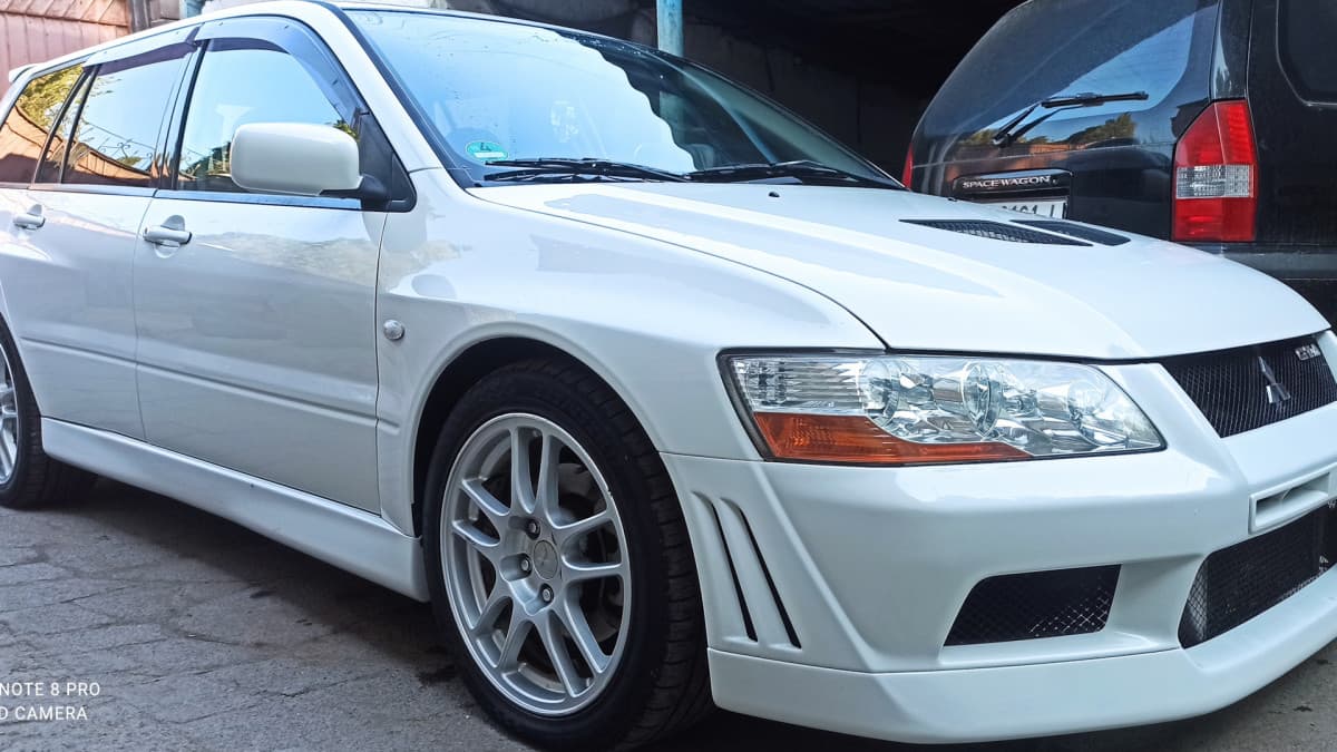 Mitsubishi Lancer Evolution IX почти эво