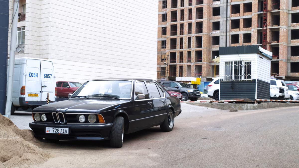 BMW 7 серии I (E23) 