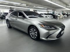 Lexus ES VII 