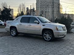 Cadillac Escalade III 