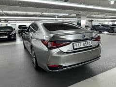 Lexus ES VII 