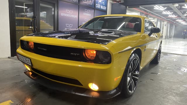 Dodge Challenger III Рестайлинг Настоящий yellow jacket