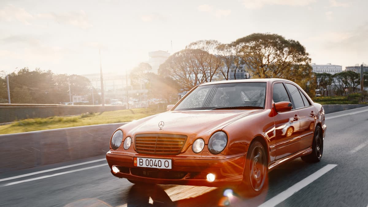 Mercedes-Benz E-Класс II (W210, S210) Рестайлинг SOLAR ORANGE E55 4WD