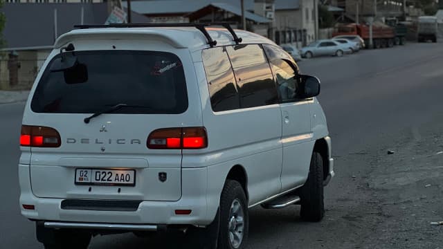 Mitsubishi Delica IV Деликатес