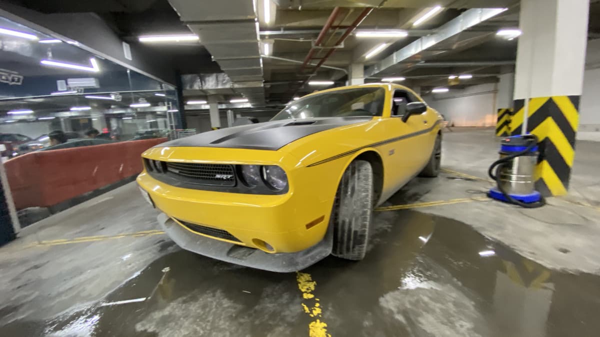 Dodge Challenger III Рестайлинг Настоящий yellow jacket