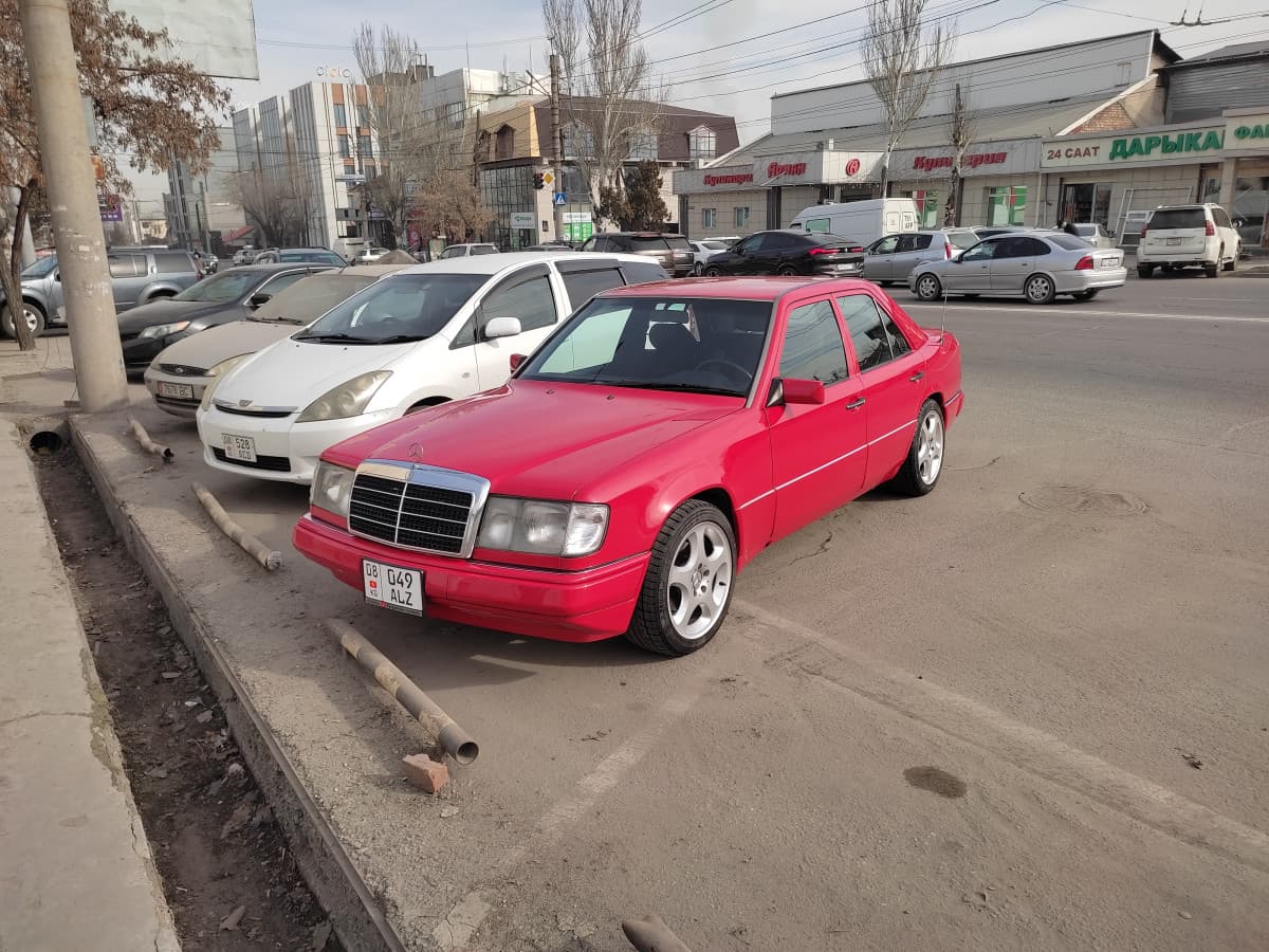 Mercedes-Benz W124 