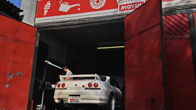 Nissan Skyline IX (R33) 