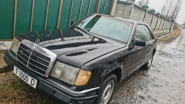 Mercedes-Benz W124 Чика