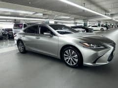 Lexus ES VII 