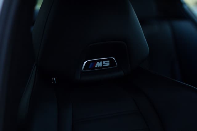BMW M5 VI (F90) белоснежка