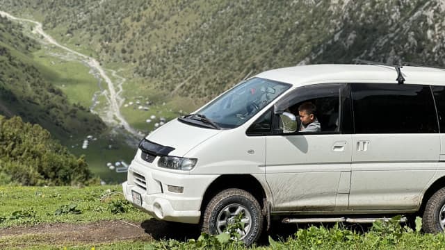 Mitsubishi Delica IV Деликатес